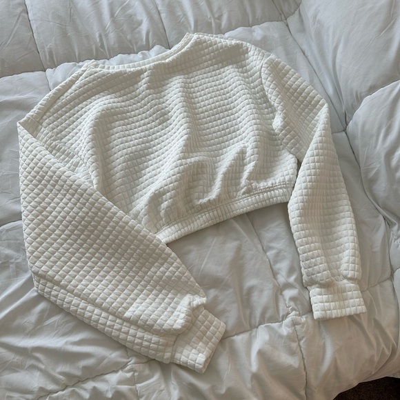 Sweaters - White Sweatshirt Xs